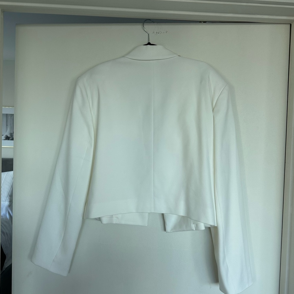 NEW!! NWT ALO Women's White Cropped Blazer - Picture 5 of 5